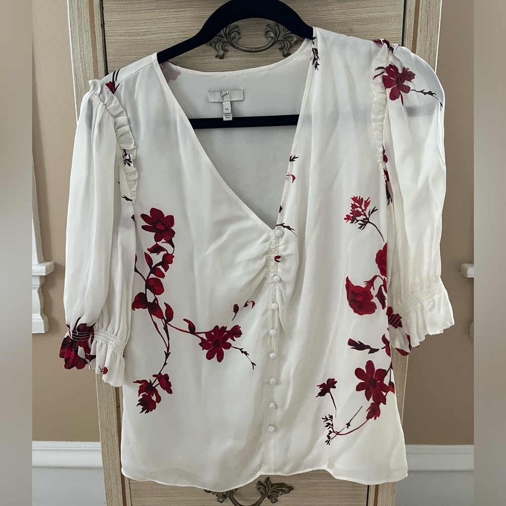 Beautiful joie button down top with puffy sleeves